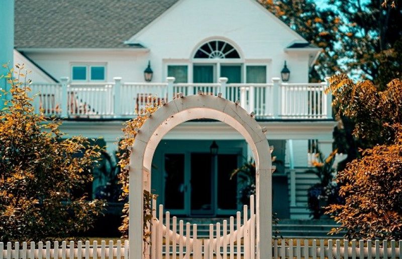 איך לבנות גדר לגינה