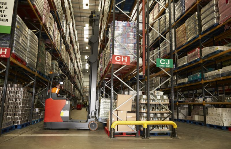 מחלקים שטח איחסון במחסן באופן אופטימלי